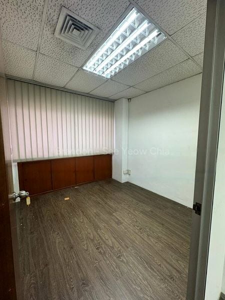 Office for Sale in  Orchard Towers - Image 2